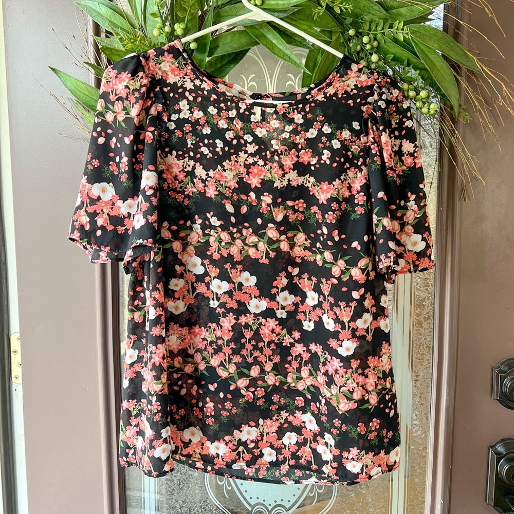 Worthington Women’s Floral Short Sleeve Top